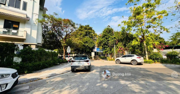 Bán nhà phân lô phố Nguyễn Thị Định - Trung Hòa - DT 100m2 7 tầng - Ô tô vỉa hè KDVP có hầm