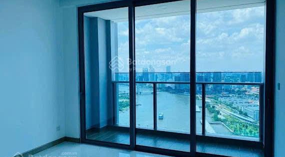 Deal cực tốt. Căn 99m2 trục vip WH10 WH01. View trực diện sông Q1. Tầng cao vip. Chốt 14,5 all in