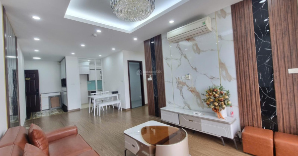 Căn hộ tòa 27 Huỳnh Thúc Kháng 122.3m2 * 3 phòng ngủ giá 8.5 tỷ