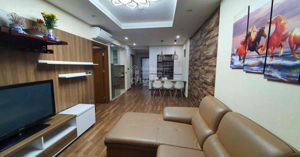 Bán nhanh căn hộ Nam Cường Cổ Nhuế CT2B 72m2 2PN 2VS 5,2tỷ bao phí full đồ. LH 0836 291 ***