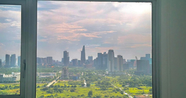 Bán căn 3PN - 92m2, bàn giao full nội thất, view Bitexco Q1, pháo hoa vĩnh viễn. LH: 0902 524 ***