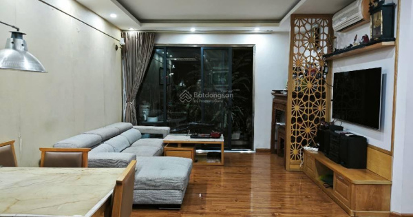 Bán căn hộ toà 27A, Thành Phố Giao Lưu, căn góc, view Hồ Điều Hoà, 3 ngủ, 7,95 tỷ