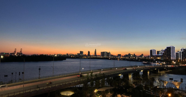 Muốn thư giãn sau giờ làm? Căn 2PN view sông mát rượi, tiện ích đẹp như resort, sẵn sàng dọn vào ở