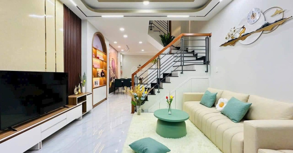 Xuất cảnh bán gấp nhà Chiến Lược, 64m2, 3 tầng BTCT, 4 PN 4WC, hẻm thông xe hơi ra vào, giáp quận 6