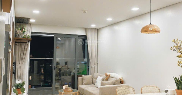 Cho thuê CHCC RichStar Hòa Bình, Tân Phú. DT 65m2 2PN 2WC. 12 triệu, ở được liền. LH 0949 229 ***