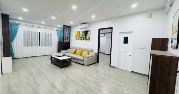 Cần bán căn hộ 99m2, 3PN, 2VS tòa Sails Tower (cc Sông Nhuệ) Hà Đông. SĐCC. Giá 4,4x tỷ