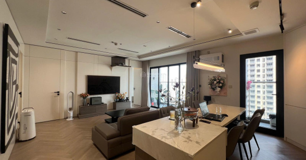 Vợ chồng em bán căn hộ 3 phòng ngủ - DT 157 m2 - Toà Hei Tower giá 9 tỷ - Nhà full đồ. 0988 246 ***