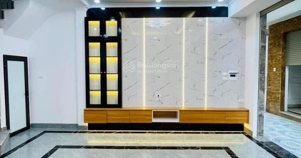 Bán nhà xây mới 5 tầng phố Hồng Hà 40m, mặt tiền 4,4m hai mặt thoáng giá: 7 tỷ!