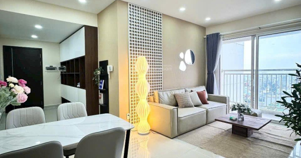 Cần bán CC Hoàng Kim Thế Gia DT 145m2 4PN 4WC full NT sổ hồng giá 4,1 tỷ. LH 0936 449 *** Hân