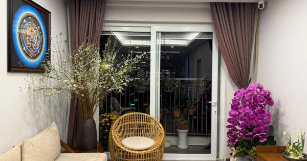 (căn mới) Bán căn hộ 84m-3PN-giá 5,8 tỷ- chung cư thông tấn xã- tầng trung-ban công: đông nam