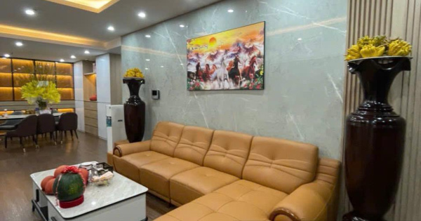 (Chính chủ)bán căn 210m/4pn3wc toà Discovery Cầu Giấy,ban công Đông Nam,view Hồ Tây LH 0888 989 ***