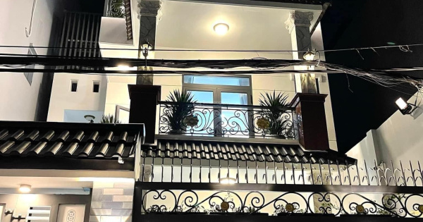 Cần sang nhượng gấp căn nhà 72m2 đường Vạn Kiếp, P3, Bình Thạnh. Xây 3 tầng, giá 3 tỷ200 sổ riêng