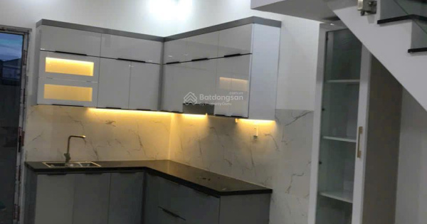 9.5 triệu/tháng - Nhà đẹp 1 trệt 2 lầu 4pn5wc đường xe hơi thông thoáng ngay Nguyễn Duy Trinh