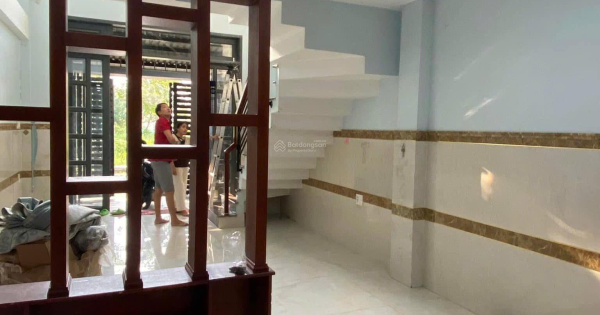 10 triệu/tháng - 1 trệt 2 lầu 3 phòng ngủ 3wc sân thượng đường xe hơi Nguyễn Xiển cạnh Vinhome Q.9