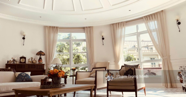 Cần bán gấp 3 căn hộ 106m2 và 189m2 và 380m2 tại The Manor Mễ Trì. Giá từ 70tr/m2. LH: 0832 201 ***