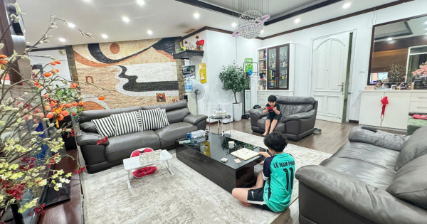 Chính chủ bán căn hộ 3 ngủ 122m2 tại Trung Hòa Nhân Chính tòa 24T1, full đồ liền tường, sổ đỏ