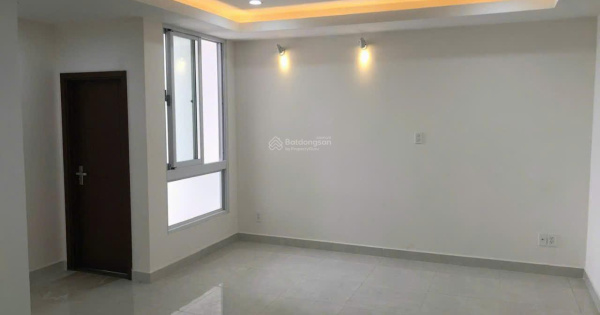 Bán chung cư Remax Plaza Q. 6, 82m2 - 2PN - 2WC. giá 2,8 tỷ thương lượng, LH 0981 674 ***