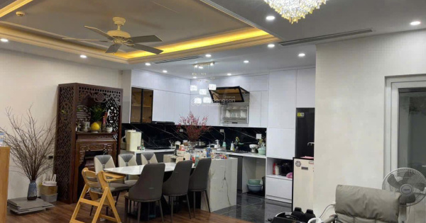 Bán căn hộ 117,4m(3N2WC) Sẵn sổ, full nội thất, giá 9.9 tỷ tại Bamboo Airway 265 Cầu Giấy.