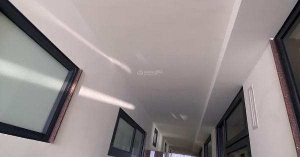 Cho thuê nhà Nguyễn Văn Huyên 70m2 x 6T, thang máy 43tr/th