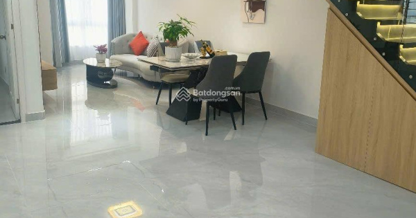 Cần tiền bán nhanh căn hộ Sky Garden, nhà đẹp, mới 100%, dọn vào ở ngay. LH: 0917 300 *** Em Hằng