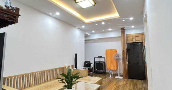 Bán căn hộ tòa HTT 89 Phùng Hưng 69m2 (2 ngủ, 2vs) giá 3,85 tỷ - Sổ hồng - Nhà đẹp - Hỗ trợ bank