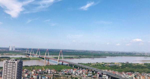 Chính chủ cần bán căn Penthouse 171m2 view trực diện sông Hồng cầu Nhật Tân giá 17tỷ, sổ đỏ lâu dài