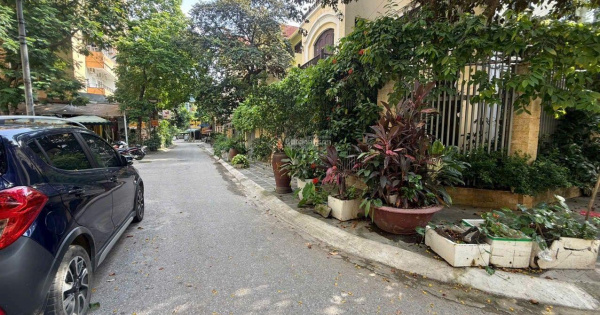 Bán nhà ngã 3 Giang Văn Minh Đội Cấn Ba Đình - gần phố - ba gác đỗ cửa - nhà hai thoáng 80m2 5 tầng