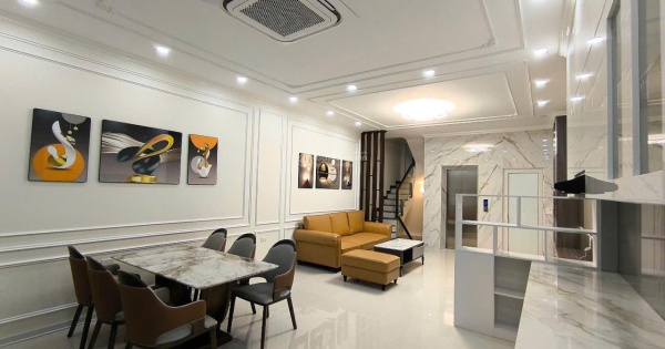 Bán nhà căn góc 2 mặt thoáng ngay bể bơi La Khê ngõ nông rộng ô tô vào full nội thất 50m2 giá tốt