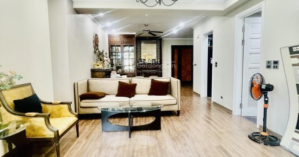 Bán căn hộ cao cấp Ciputra, toà E4, dt120m, 3 ngủ, full nội thất sang trọng.