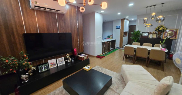 Chính chủ cần bán căn họ tầng trung căn góc toà nhà Iris Garden DT 104m2 giá 7,7 tỷ có thương lượng