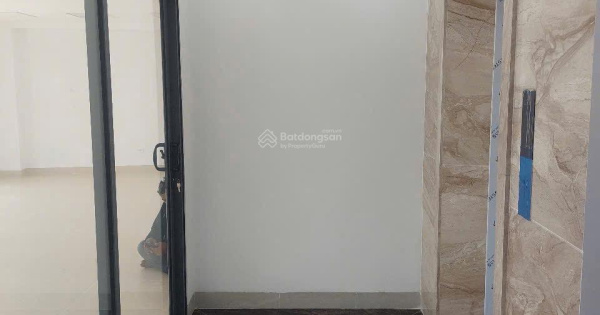 Cho Thuê Nhà Mặt Phố Vũ Tông Phan, 45tr/th DT 60m², 7 Tầng, Thang Máy, Thông sàn đủ đồ cơ bản