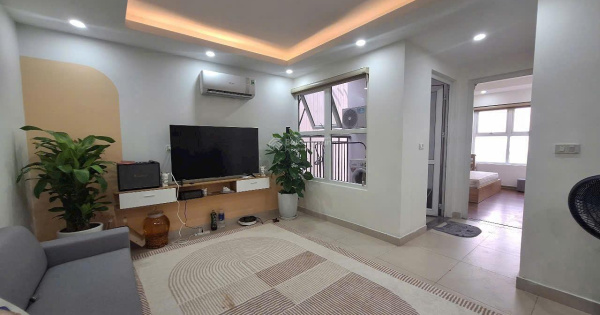 Hàng hiếm! Bán CH 62m2, tầng trung giá chỉ 3, x tỷ thiết kế 2N, 2WC rộng thoáng mát, full nội thất