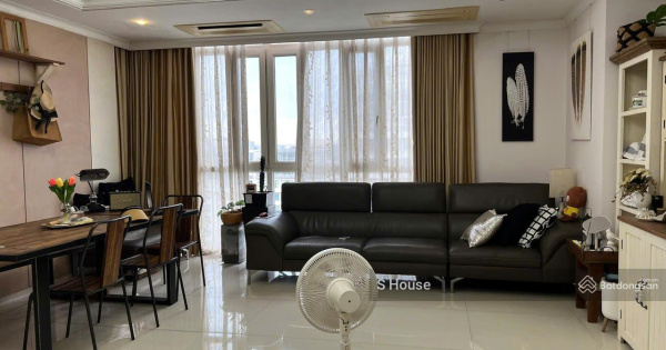 Quảng cáo nhà thật 100% - 3 Phòng ngủ - DT 131 m2 - Gía 10,2 tỷ - Tầng cao