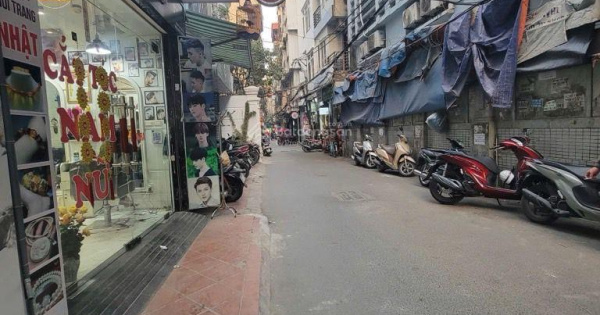 Phố Phan Văn Trường, ô tô đỗ cửa - 40m2 - 5 tầng - Hai mặt tiền - Các trường đại học bên cạnh - KD