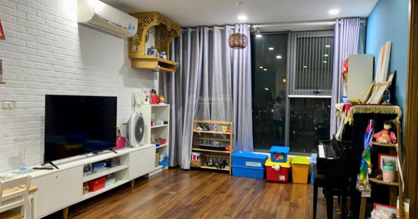 Chính chủ bán gấp căn 3 ngủ chung cư Eco Green City, Nguyễn Xiển, DT 95m, Giá 6,5 tỷ, sẵn sổ