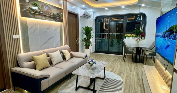 Bán căn 3PN 2wc 72m2 full nội thất mới như ảnh giá 4,8 tỷ tại CT1 Bắc Linh Đàm, sổ đỏ chính chủ