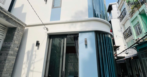 Bán nhà hxh mới xây 4 tầng đường Cao Đạt ngang (3.4x8) chỉ 6.8 tỷ