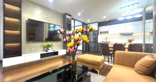 Tôi muốn bán căn hộ 3PN - DT 102m2 CC Hapulico Complex, full nội thất, ban công ĐN, giá bán 8tỷ