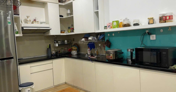 Đức Khải Quận 7. Cần cho thuê căn hộ 97m2, thiết kế 3PN 2WC đầy đủ nội thất giá 11tr.