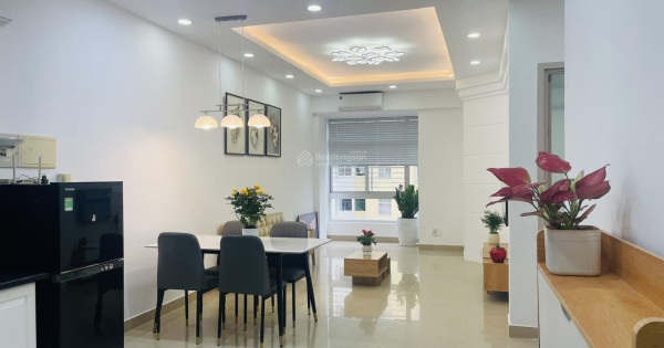 Cho thuê nhanh căn hộ chung cư Sky Garden 2, diện tích 71m2, 02pn, giá 15tr/tháng, xem nhà dễ.