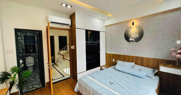 Chủ để 6 Tỷ 500 nhà ngay Trung tâm quận 3 đường Nam Kỳ Khởi Nghĩa sổ hồng chính chủ, giá còn TL