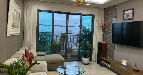 Chính chủ bán căn góc 3 ngủ 112.2m2 chung cư cao cấp One 18 Phố Ngọc Lâm giá 8.2 tỷ: LH 0916 393 ***