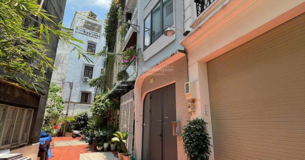 Bán gấp nhà hẻm xe hơi gần đường 3/2 Q. 10 50m2 3 tầng 4 ngủ - sổ vuông HCD - giá 10tỷ! TL