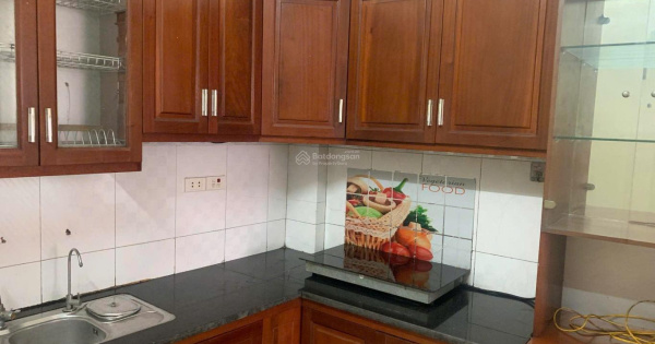 Lĩnh Nam - Hoàng Mai: Dân xây kiên cố - 4 phòng ngủ rộng - vài bước chân ra ô tô - giá chỉ 5.9 tỷ