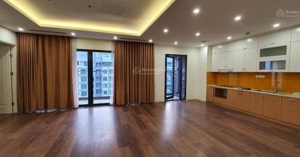 Cần bán gấp - CC Vinaconex 1, Khuất Duy Tiến, 115m2, 3PN + 2WC