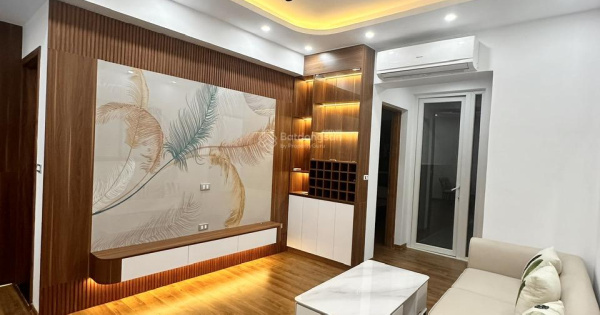 Bán gấp căn hộ chung cư D5A Trần Thái Tông 3pn 2wc DT: 130m2 giá 8 tỷ. LH: E Hoà 0917 495 ***