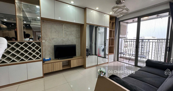 Cần tiền mua sữa bán căn hộ 75m2, 1,79 tỷ tại Sky Center