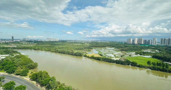 Bán Penthouse Phú Mỹ Hưng 312m2 nhà cũ tiện decor lại, giá 38 tỷ, LH: 0987 496 *** Định