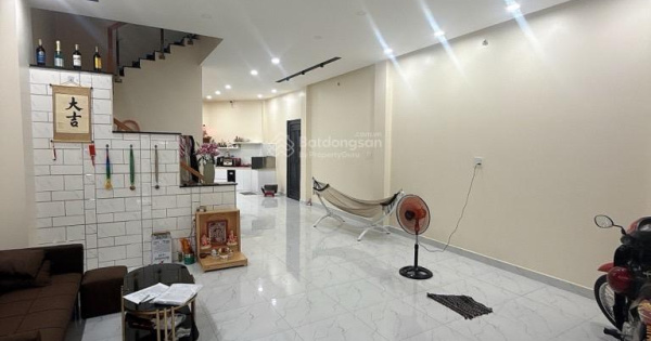 Gấp, gấp, chủ bán gấp nhà, 3 tầng, 86m2, HXH, ngay Mã Lò, Hương Lộ 2, sát bên bệnh viện Bình Tân