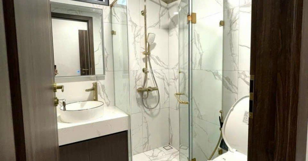 Bán gấp căn 2 phòng ngủ rộng nhất layout 85m2 VPĐN trục căn hàng hiếm ...